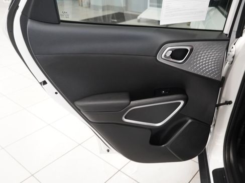 Used 2022 Kia Soul LX FWD image 21