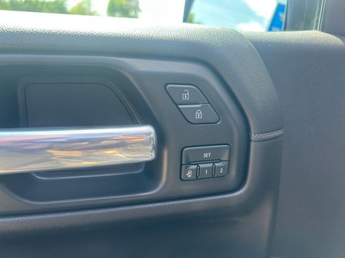 Used 2021 Chevrolet Silverado 1500 LTZ AWD/4WD image 14