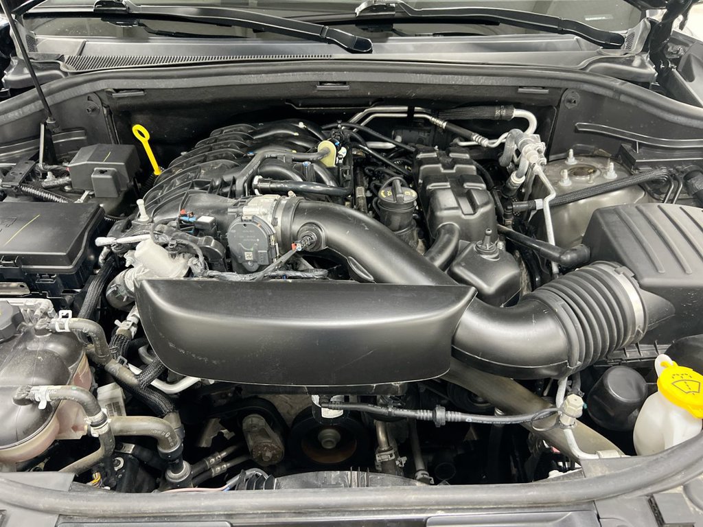 Used 2025 Dodge Durango GT AWD/4WD image 26