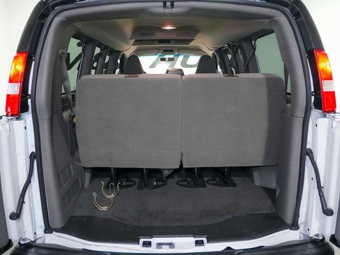 Used 2017 Chevrolet Express 3500 LT w/ LT Preferred Equipment Group RWD image 15
