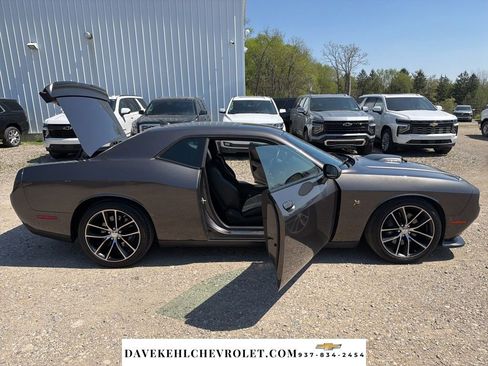 Used 2016 Dodge Challenger R/T Scat Pack RWD image 30