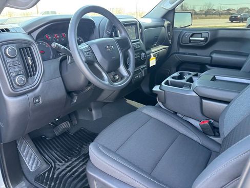 Used 2026 Chevrolet Silverado 1500 Custom Trail Boss w/ Dark Appearance Package AWD/4WD image 9