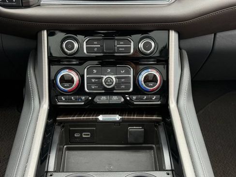 Used 2024 GMC Yukon XL Denali RWD image 26