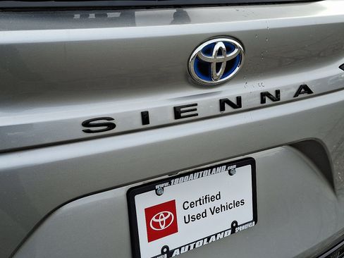Certified 2024 Toyota Sienna XSE image 30
