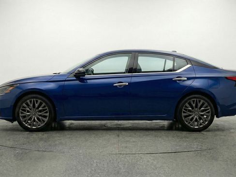 Used 2025 Nissan Altima 2.5 SV FWD image 5