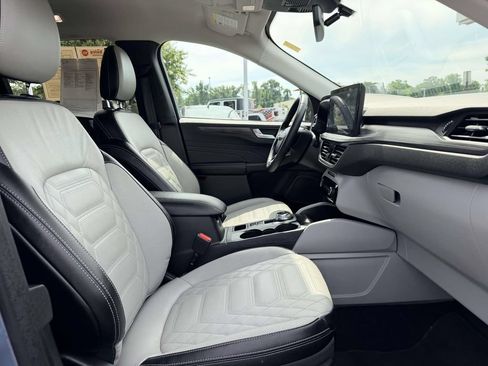 Used 2023 Ford Escape SE w/ PHEV Premium Package FWD image 9