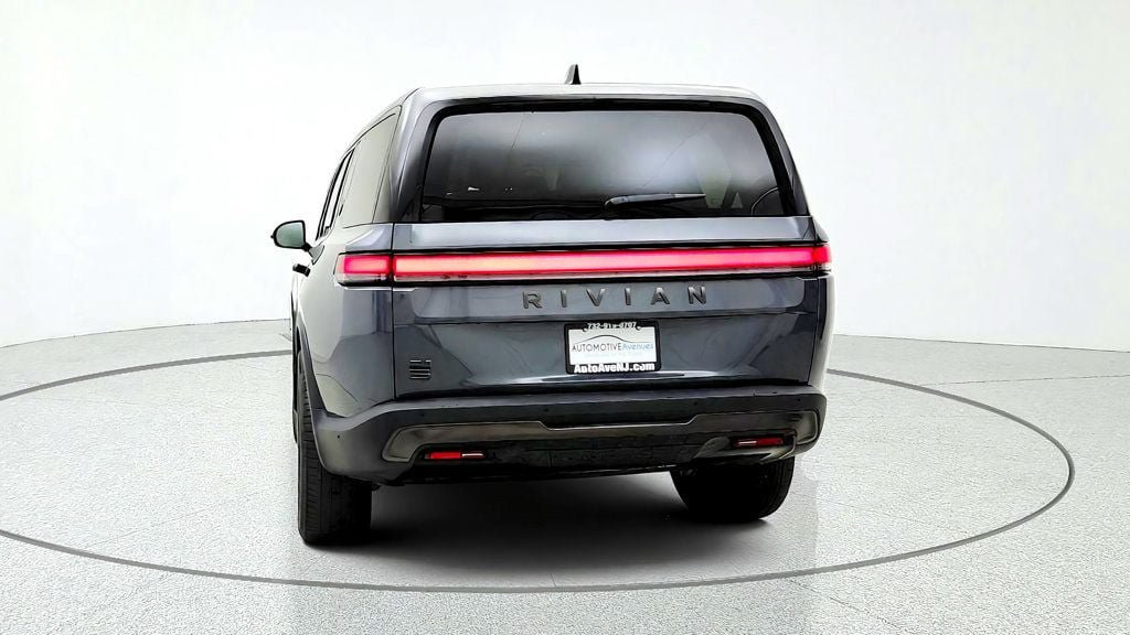 Used 2025 Rivian R1S Adventure Dual AWD/4WD image 6