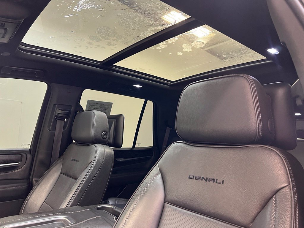 Used 2021 GMC Yukon Denali w/ Denali Premium Package AWD/4WD image 16