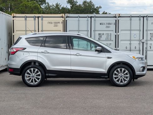 Used 2017 Ford Escape Titanium FWD image 3
