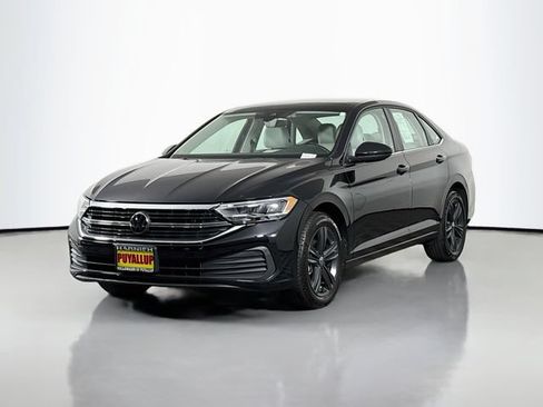 Certified 2023 Volkswagen Jetta SE FWD image 3