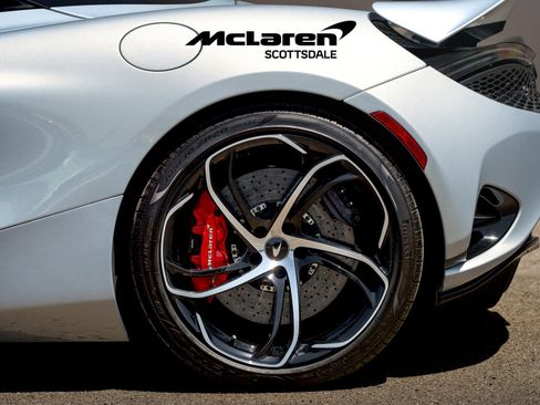 Used 2024 McLaren 750S Spider image 11
