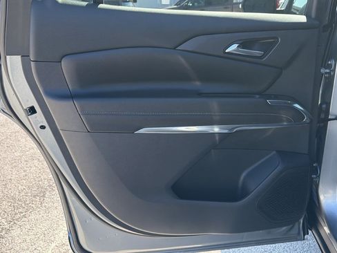 New 2026 Chevrolet Traverse LT w/ Midnight/Sport Edition FWD image 21