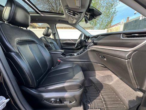 Used 2021 Jeep Grand Cherokee L Limited AWD/4WD image 42