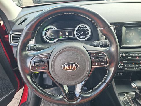 Used 2018 Kia Niro EX FWD image 10