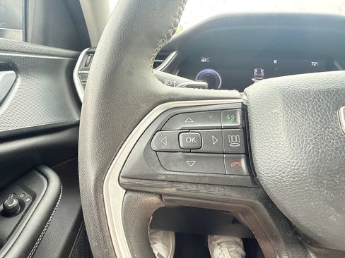 Used 2023 Jeep Grand Cherokee Laredo w/ Luxury Tech Group I AWD/4WD image 16