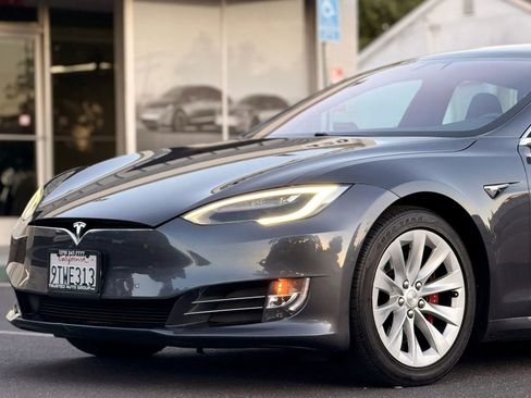 Used 2019 Tesla Model S 75D image 3