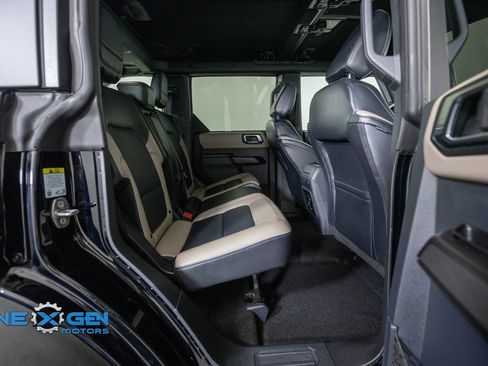 Used 2024 Ford Bronco Wildtrak AWD/4WD image 41