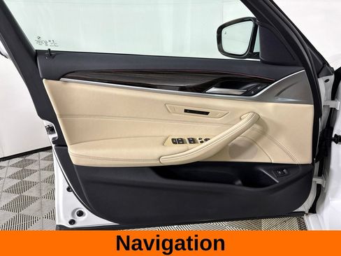 Used 2023 BMW 530i w/ Convenience Package RWD image 10