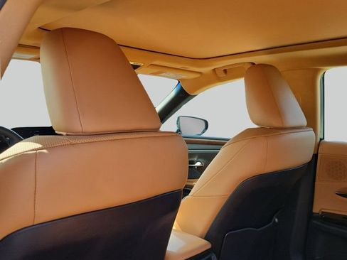 Used 2024 Lexus ES 350 w/ Premium Package FWD image 10