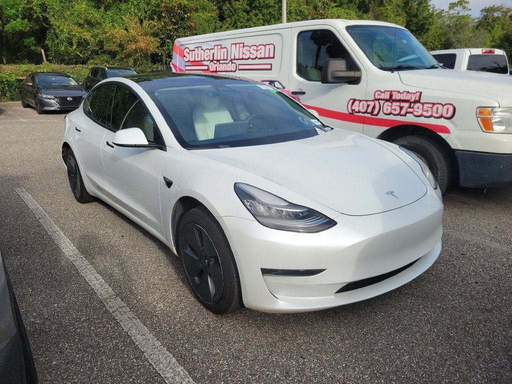 Used 2021 Tesla Model 3 Standard Range Plus RWD image 2