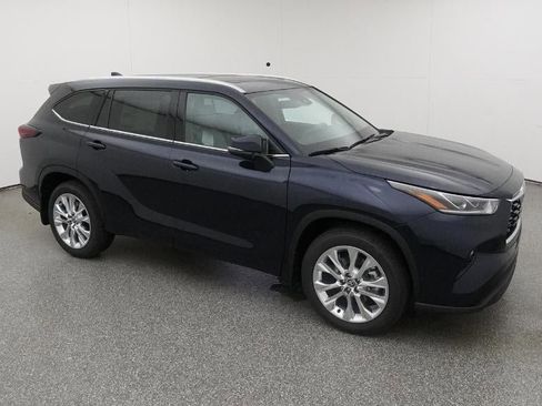 New 2026 Toyota Highlander Limited image 12