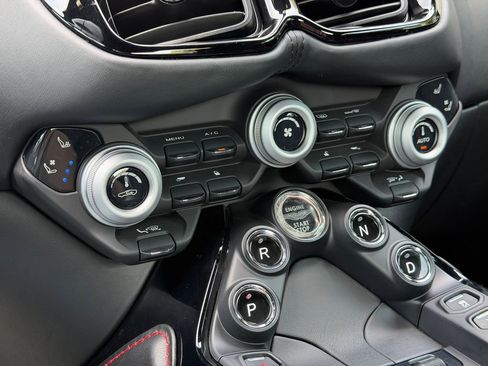 Used 2020 Aston Martin V8 Vantage Coupe RWD image 28