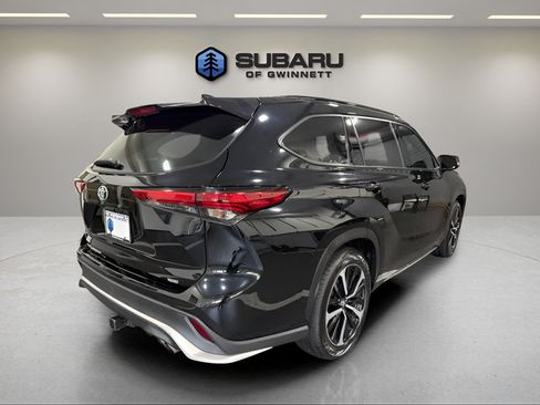 Used 2022 Toyota Highlander XSE FWD image 5
