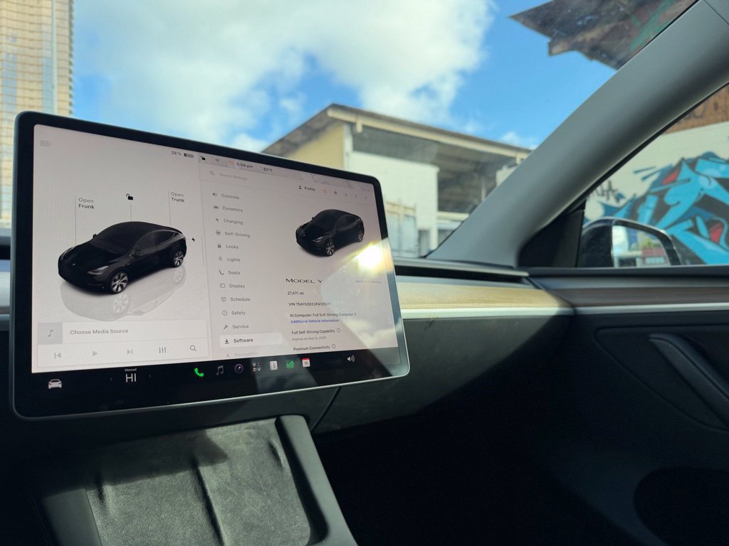 Used 2023 Tesla Model Y AWD image 18