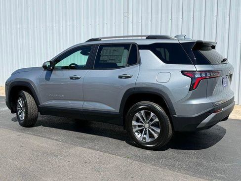 New 2026 Chevrolet Equinox LT w/ Convenience Package II FWD image 2