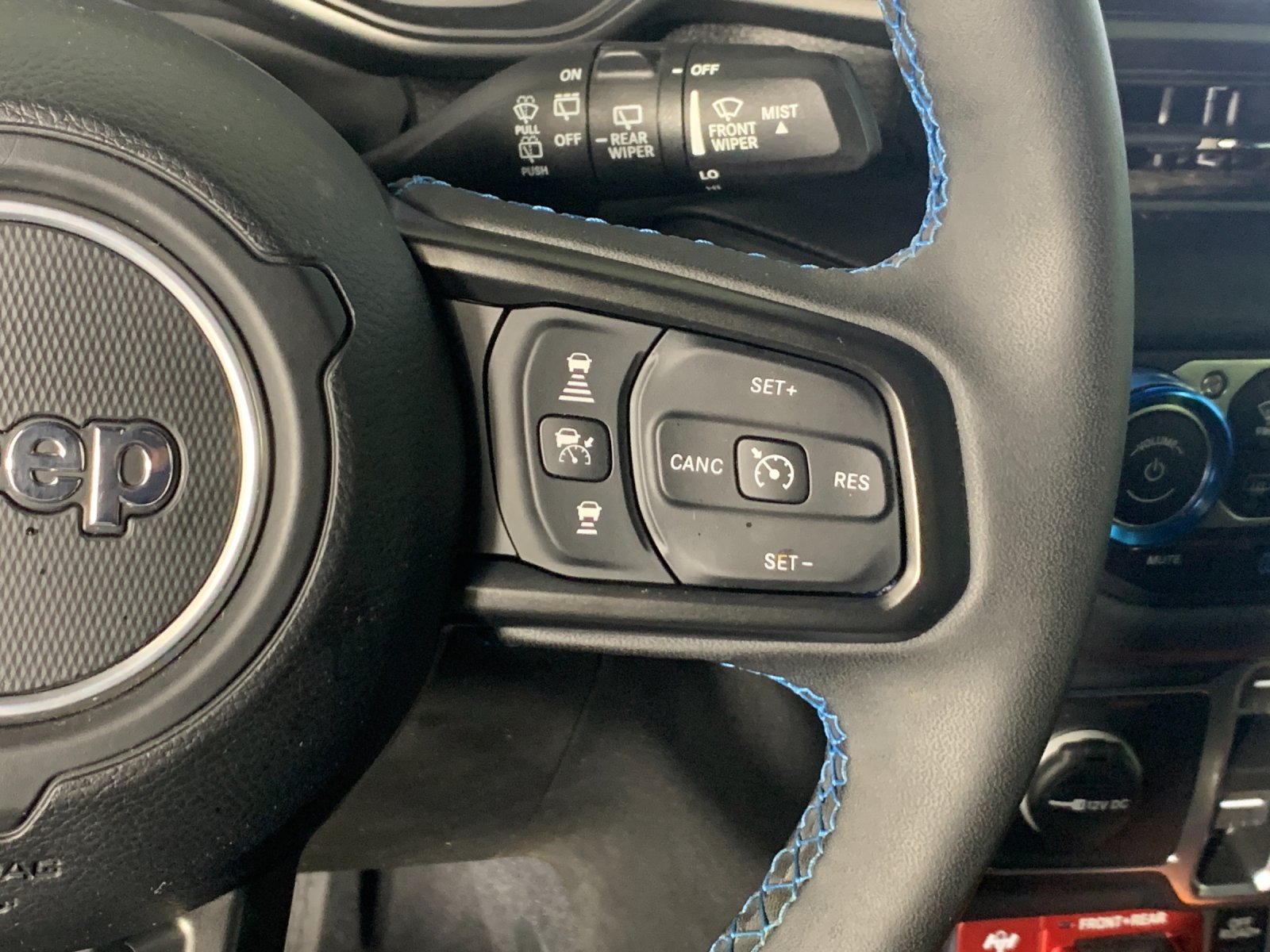 Used 2024 Jeep Wrangler Unlimited Rubicon 4xe w/ Technology Group AWD/4WD image 19