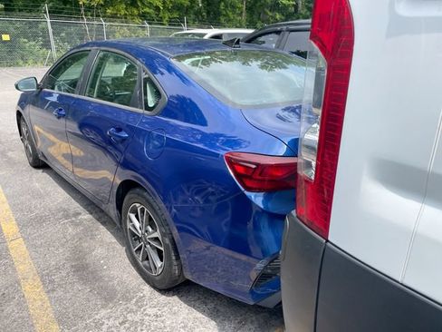 Used 2022 Kia Forte LXS FWD image 4
