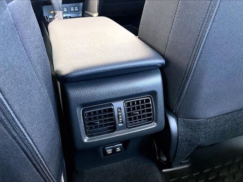 Used 2025 Toyota Camry LE FWD image 10