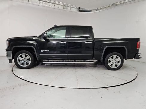 Used 2018 GMC Sierra 1500 SLT image 3
