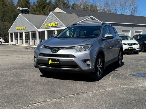 Used 2018 Toyota RAV4 XLE image 3
