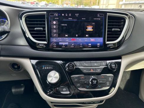 Certified 2023 Chrysler Pacifica Touring-L FWD image 7