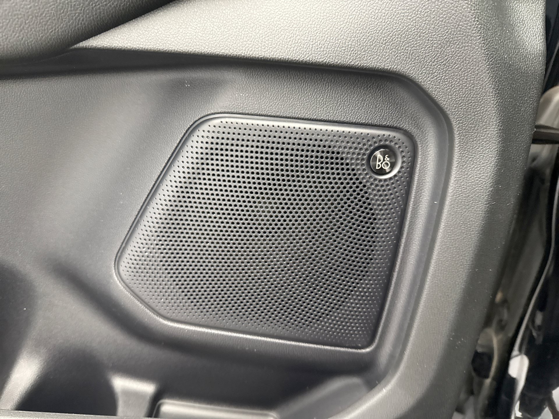 Used 2023 Ford Escape Platinum w/ Premium Technology Package AWD/4WD image 17