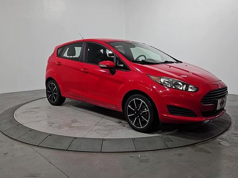 Used 2015 Ford Fiesta SE image 8