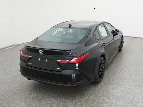 Used 2026 Toyota Camry SE image 11