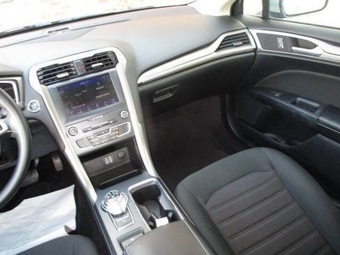 Used 2019 Ford Fusion SE FWD image 20