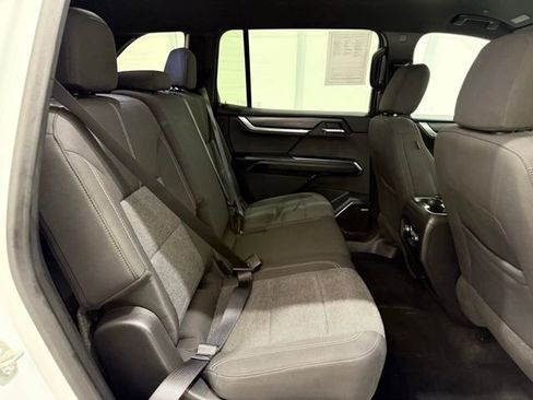 Used 2025 GMC Acadia Elevation image 22