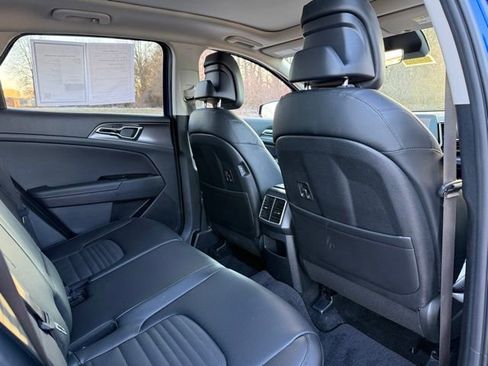 Certified 2025 Kia Sportage SX image 16