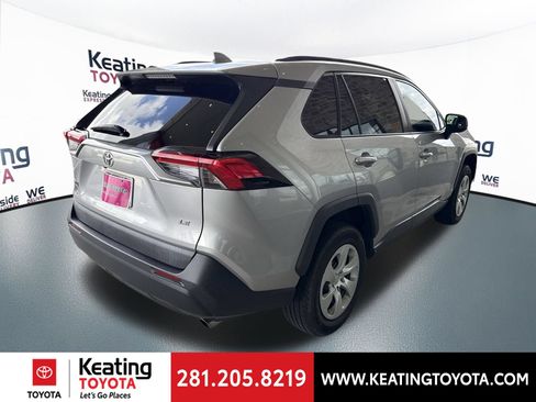 Used 2021 Toyota RAV4 LE FWD image 6