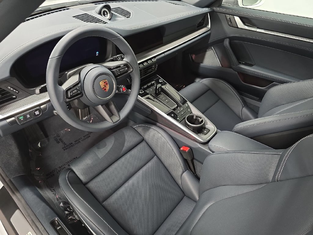 Used 2026 Porsche 911 Carrera RWD image 4