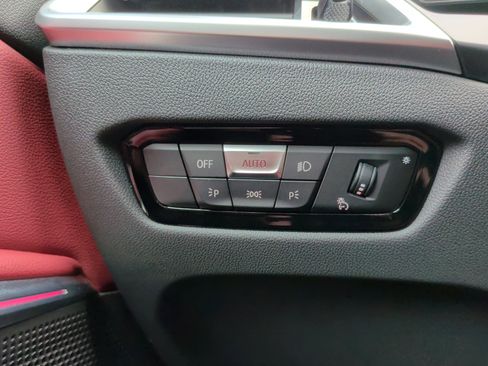 Used 2025 BMW 330i Sedan w/ M Sport Package RWD image 23