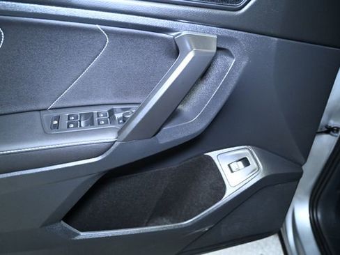 Used 2022 Volkswagen Tiguan SE image 24