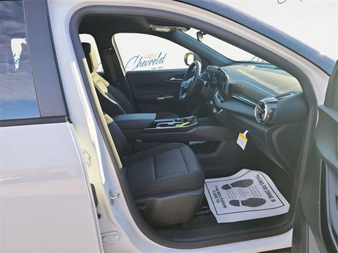 New 2026 Chevrolet Equinox LT image 13