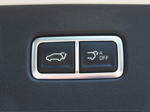 Certified 2025 Kia Sorento EX w/ Panoramic Sunroof Package FWD image 12