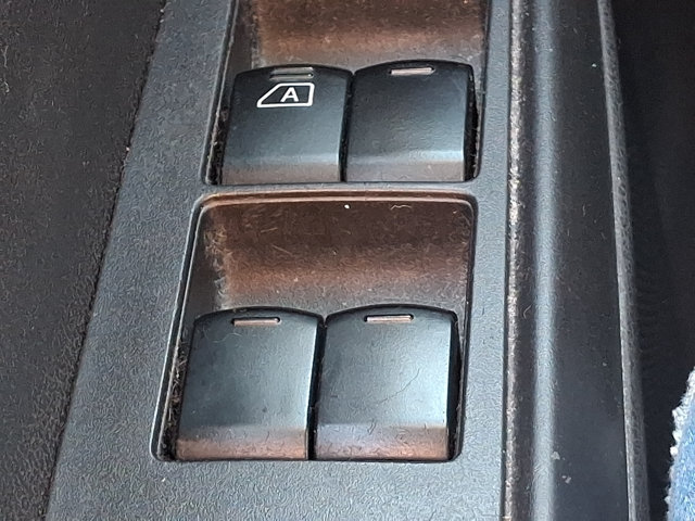 Used 2014 Nissan Versa Note SV w/ SL Package FWD image 25