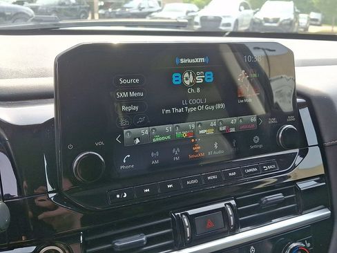 Used 2024 Nissan Pathfinder SL AWD/4WD image 17
