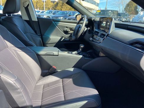 Used 2023 Lexus ES 350 Ultra Luxury w/ Accessory Package (Z2) image 27